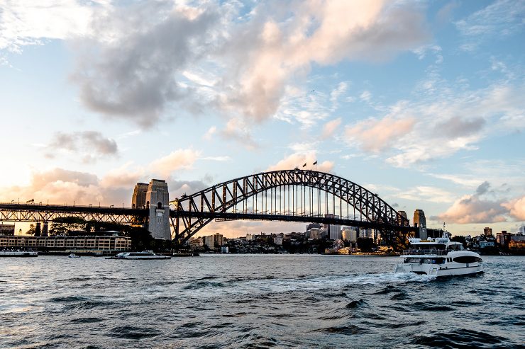 Budget Travel Expenses Sydney Harbour